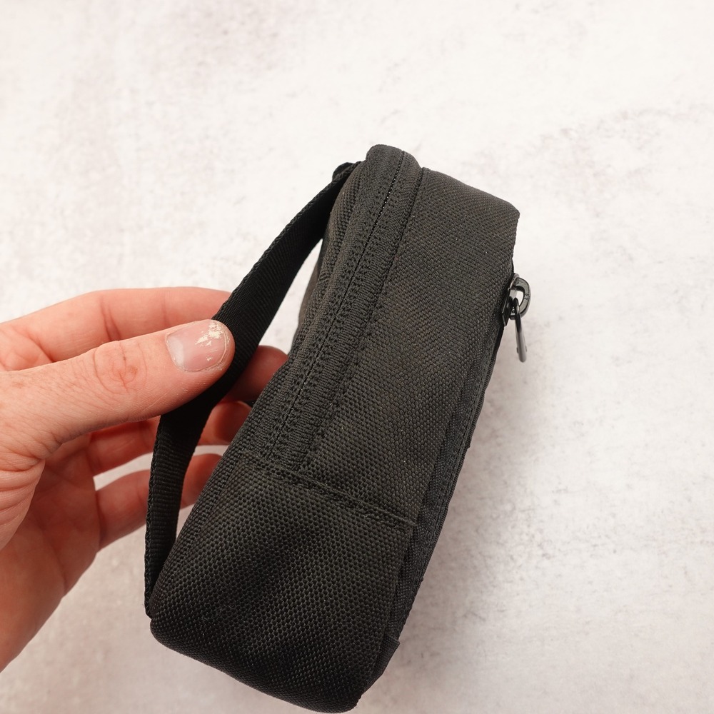 Lowepro Black Compact Digital Camera Pouch Sony ZV1 5.5"x3"x2" Case - Picture 4 of 9